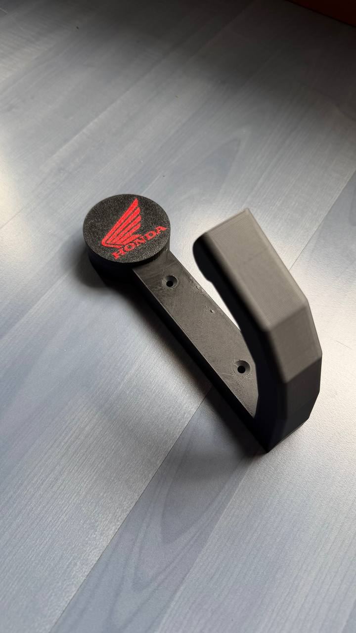 Soporte personalizable para casco de moto
