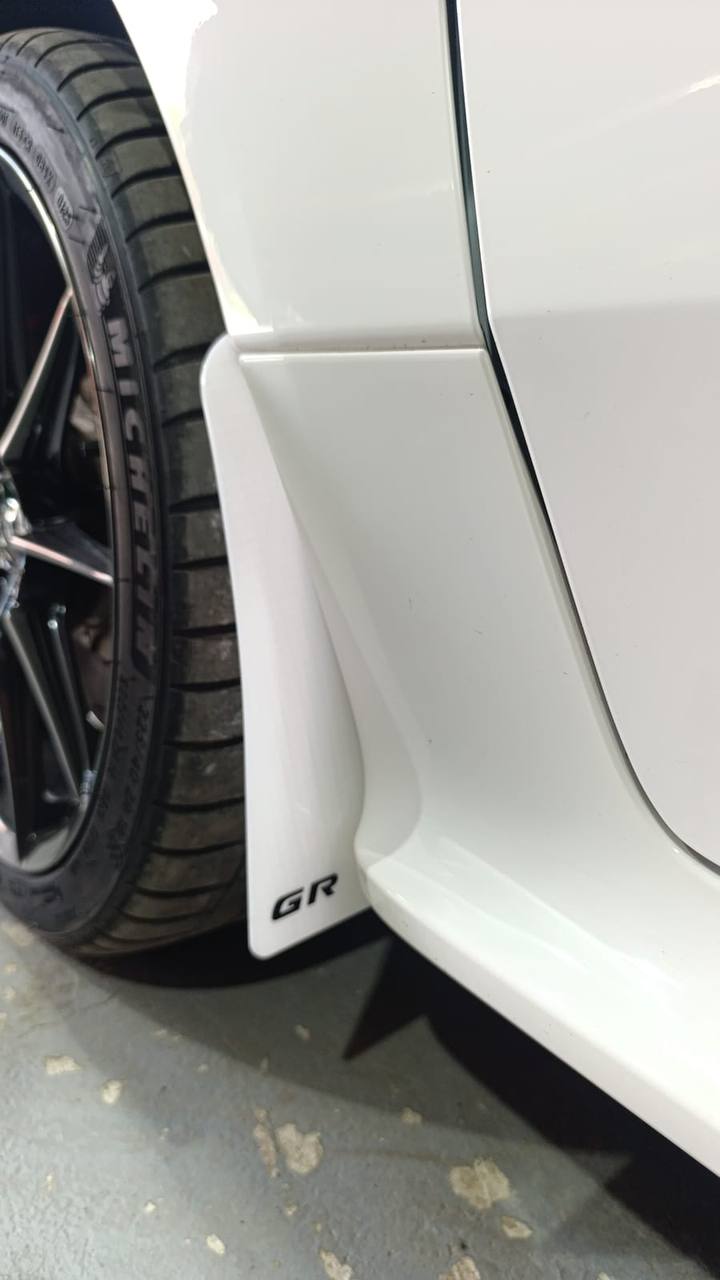 Faldillas delanteras para Toyota GR Yaris